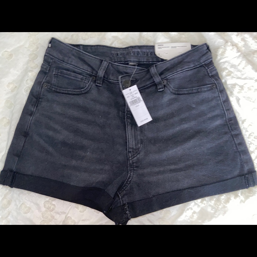NWT American Eagle black crossover waist mom shorts! Size 2!